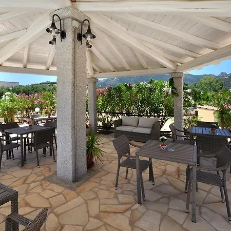 Couette-café I Graniti Sardi 3*