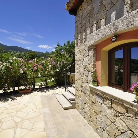 לינה וארוחת בוקר I Graniti Sardi וילסימיוס