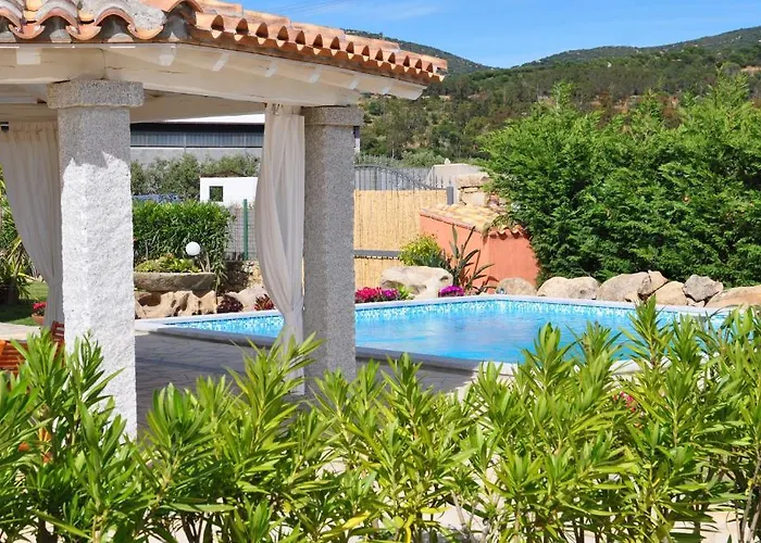 فندق مبيت وإفطار I Graniti Sardi 3*